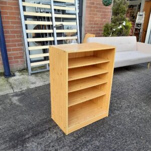 Wooden bookcase with moveable shelves 62cm x 63cm x 89cm, Ref:19461