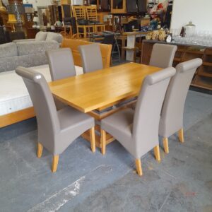 Large solid wood with mirror on base table with 6 taupe chairs in excellent condition, Ref:17289 19521