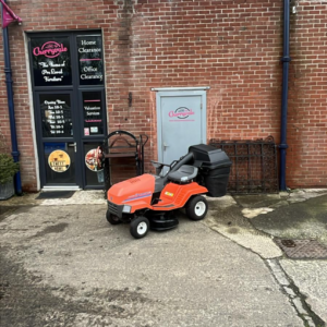 The Husqvarna LT 100 is a ride-on lawnmower. It was manufactured 2003 The mower uses a mechanical transmission.