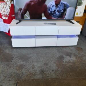 White tv unit with lights 130cm x 39cm x 45cm, Ref:19736